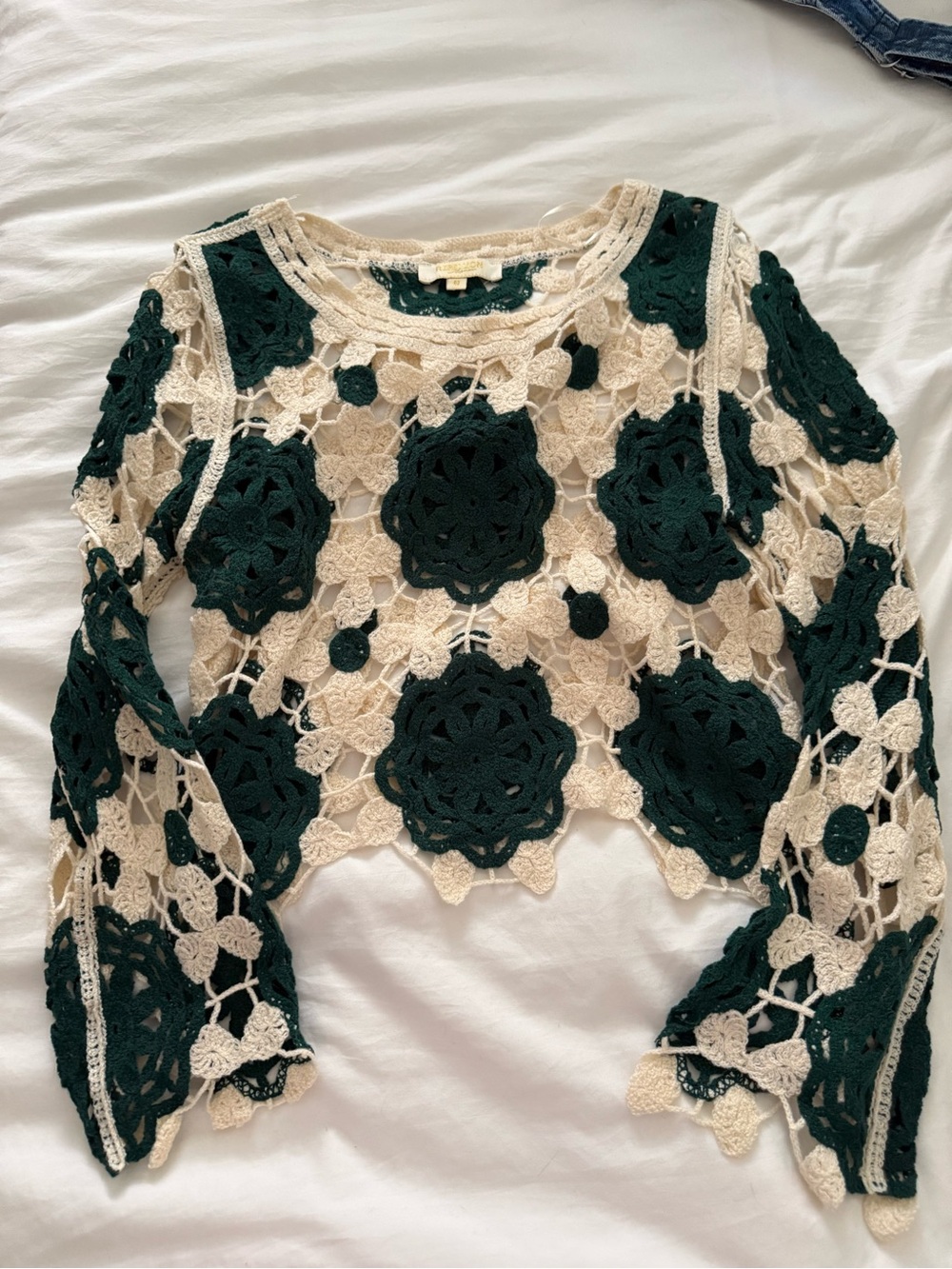 Rebellion Crochet Floral Lace Pullover in Cream and Dark Green